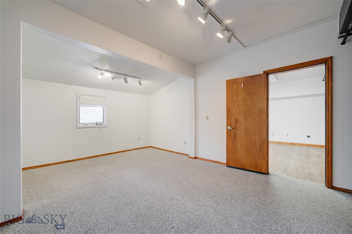 201 S Wallace Avenue B3d Property Photo 4