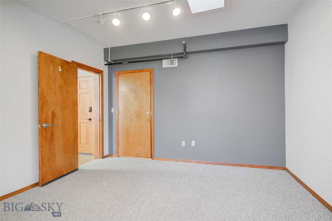 201 S Wallace Avenue B3d Property Photo 5