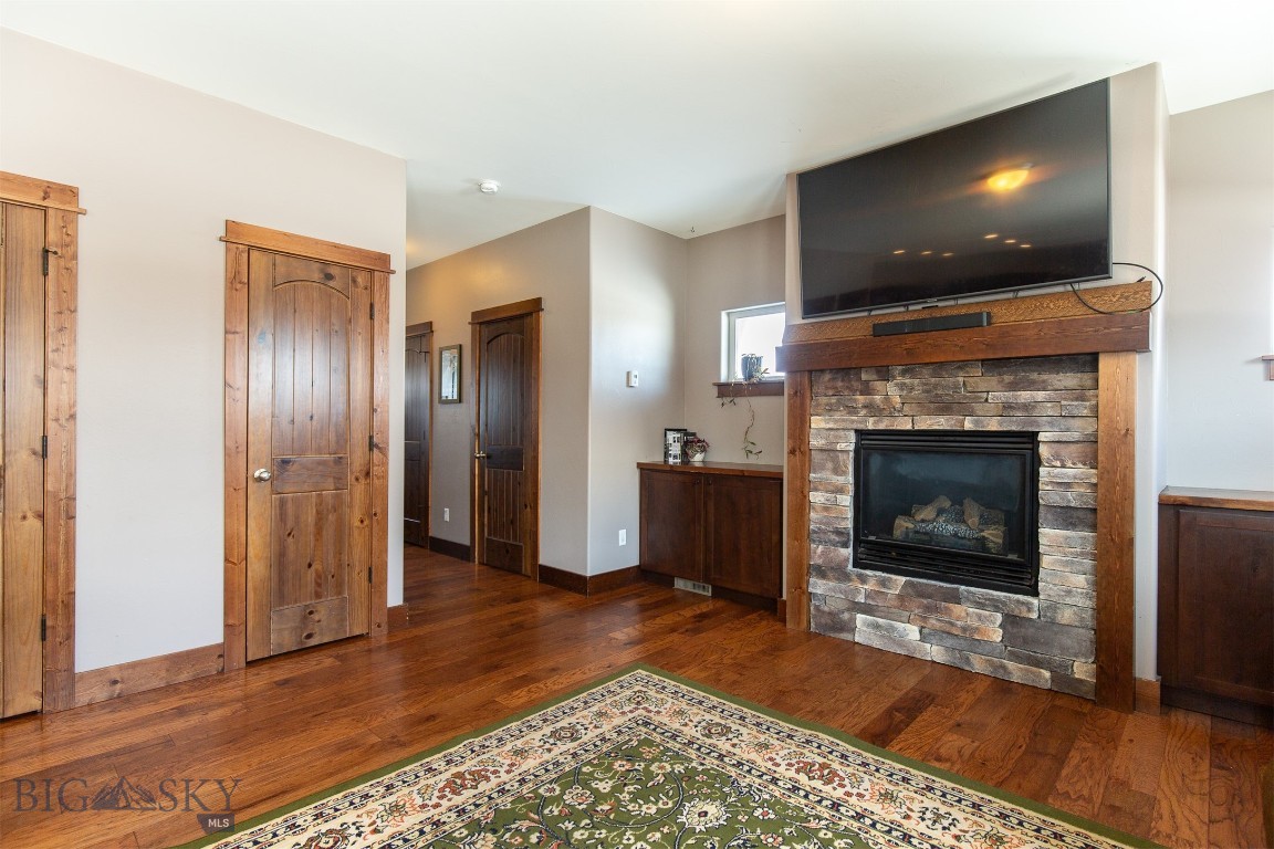 4418 Durston A Property Photo 4