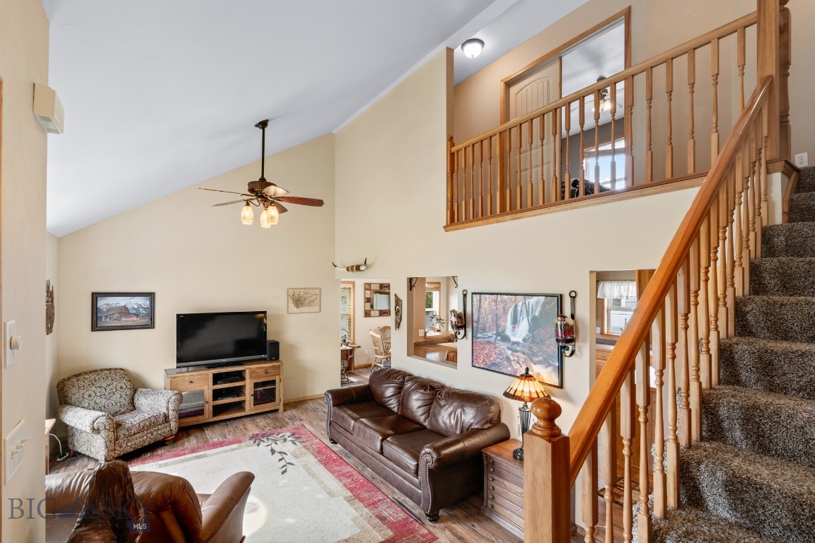 1373 N River Rock Drive Property Photo 3