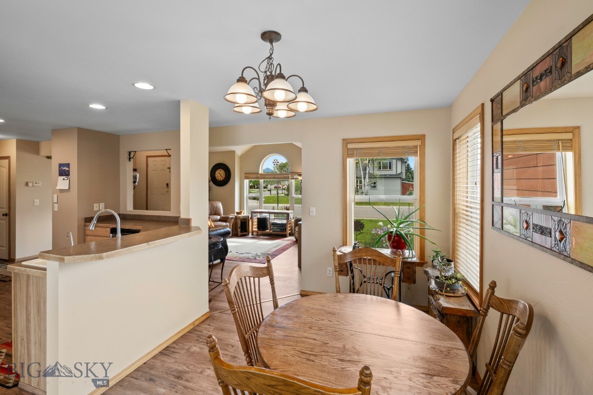 1373 N River Rock Drive Property Photo 6