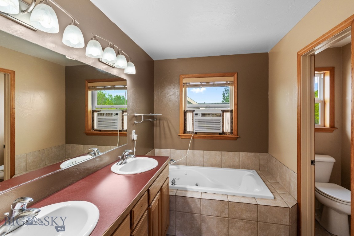 1373 N River Rock Drive Property Photo 11
