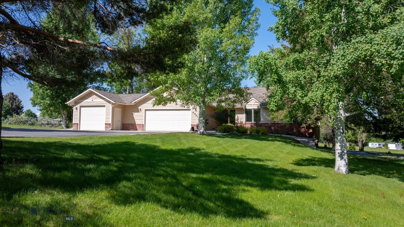 4901 Itana Circle Property Photo 2