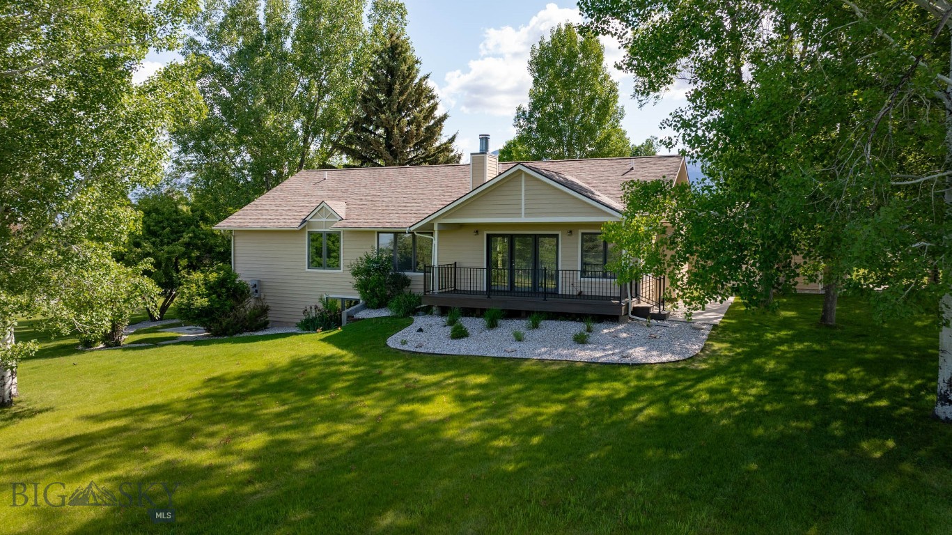 4901 Itana Circle Property Photo 3