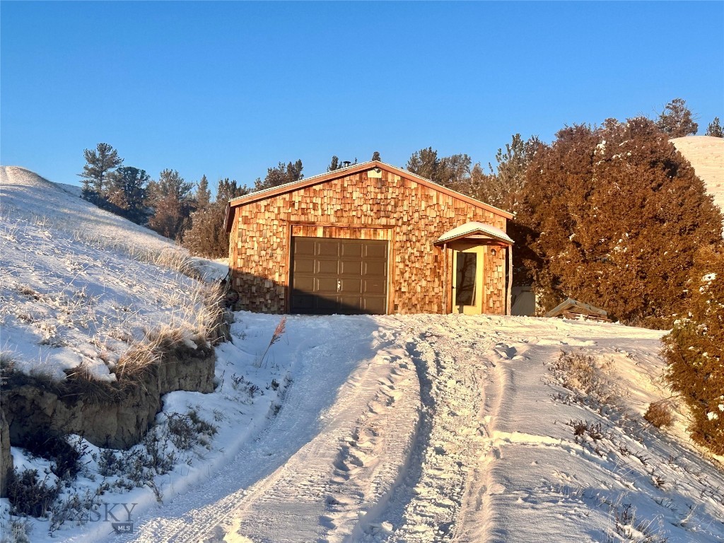 12193 Old Coach Road Property Photo 1