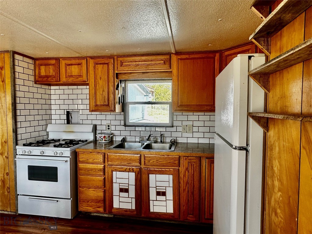 12193 Old Coach Road Property Photo 6