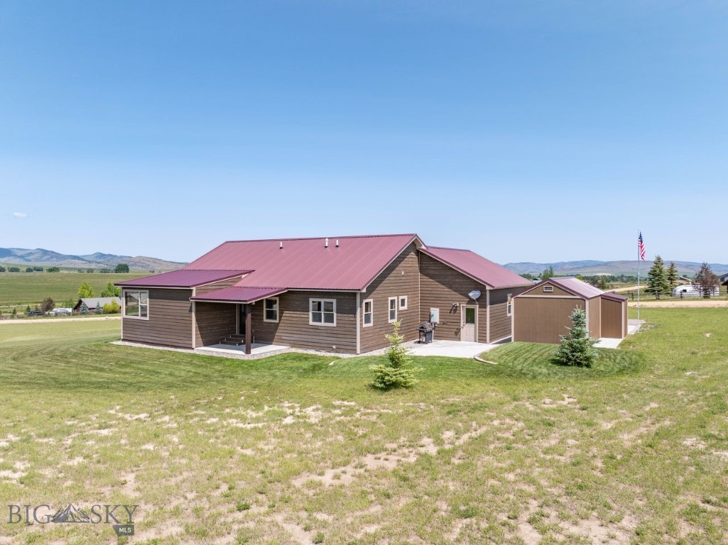 7 Whitetail Drive Property Photo 3