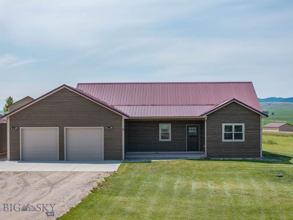 7 Whitetail Drive Property Photo 4