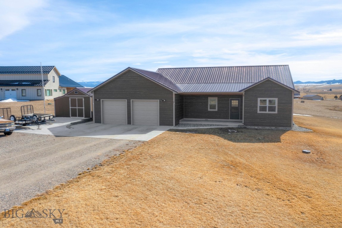 7 Whitetail Drive Property Photo 5