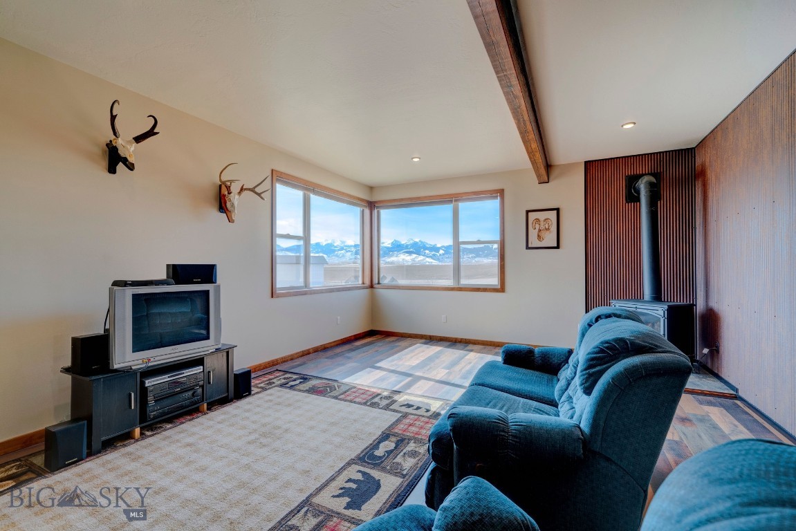 7 Whitetail Drive Property Photo 17