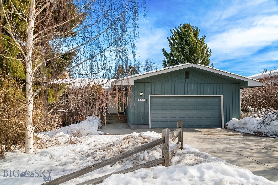1228 Cherry Drive Property Photo 2