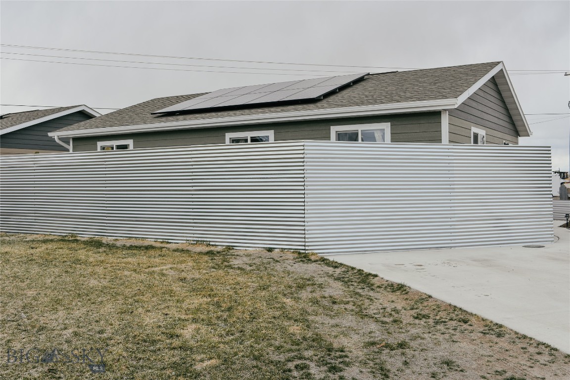 619 N Railroad Property Photo 4
