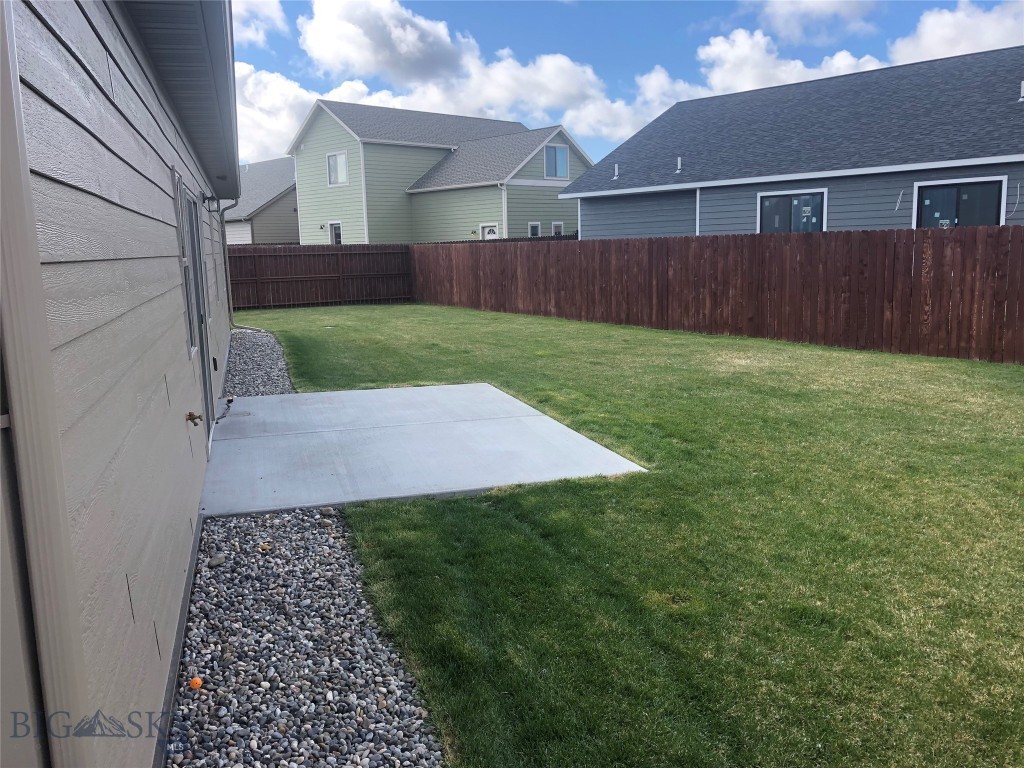 902 New York Drive Property Photo 2