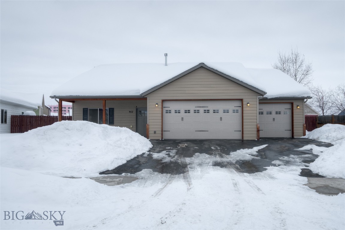 902 New York Drive Property Photo 3