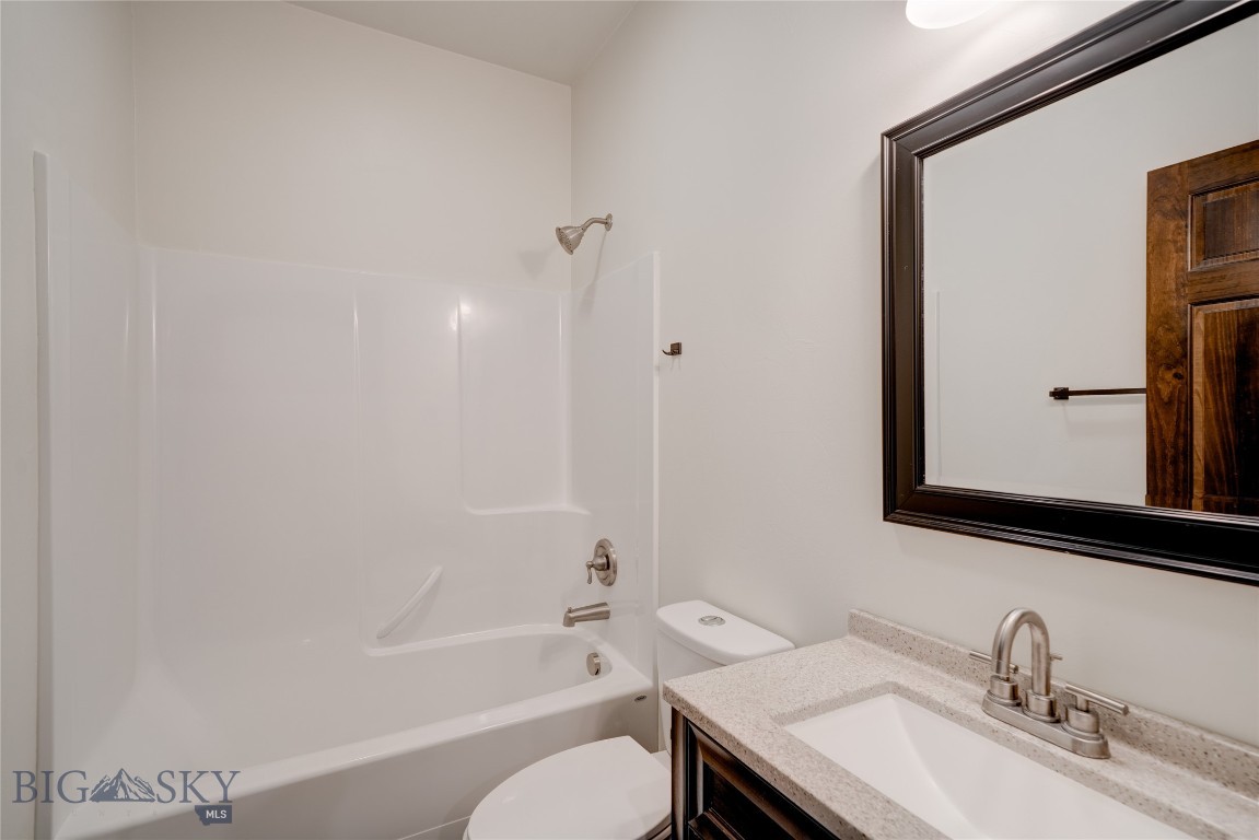 902 New York Drive Property Photo 28