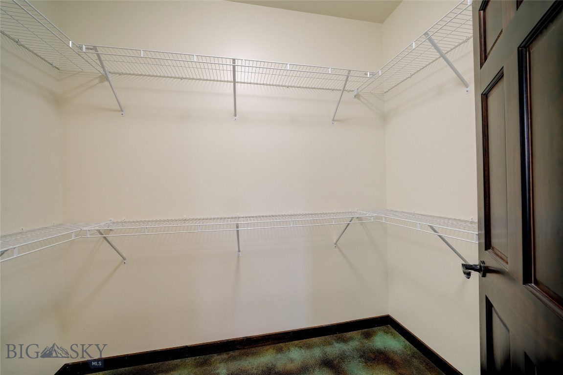902 New York Drive Property Photo 37