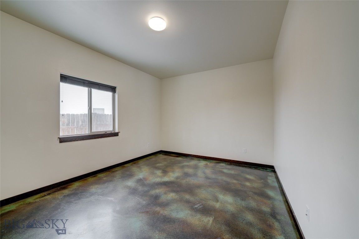 902 New York Drive Property Photo 38