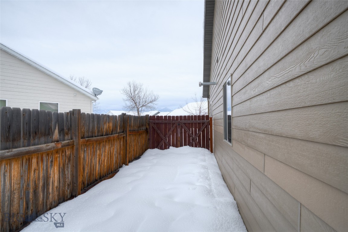 902 New York Drive Property Photo 43
