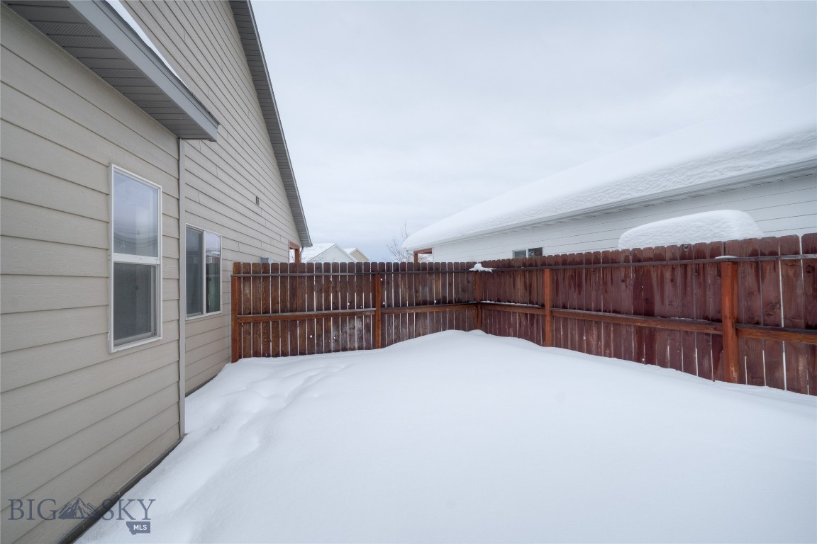 902 New York Drive Property Photo 45