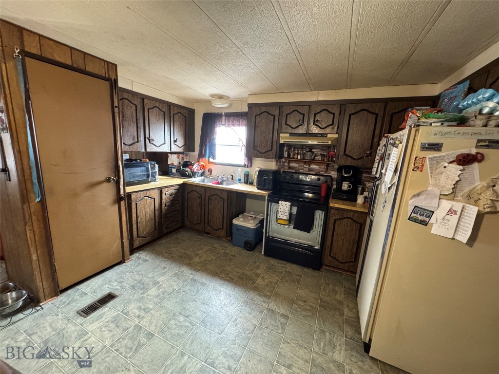 513 E Legion Avenue Property Photo 44