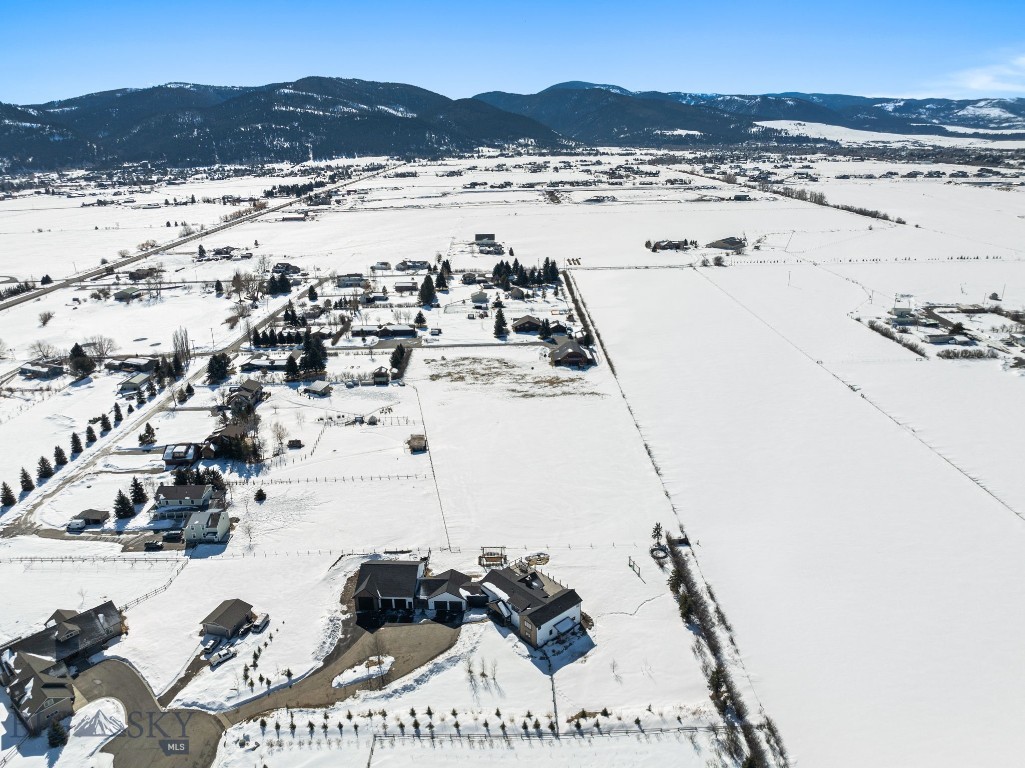 85 Scobie Way Property Photo 88