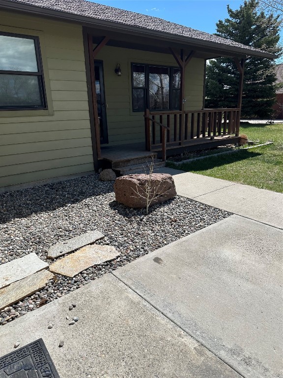 727 Mirza Way Property Photo 2