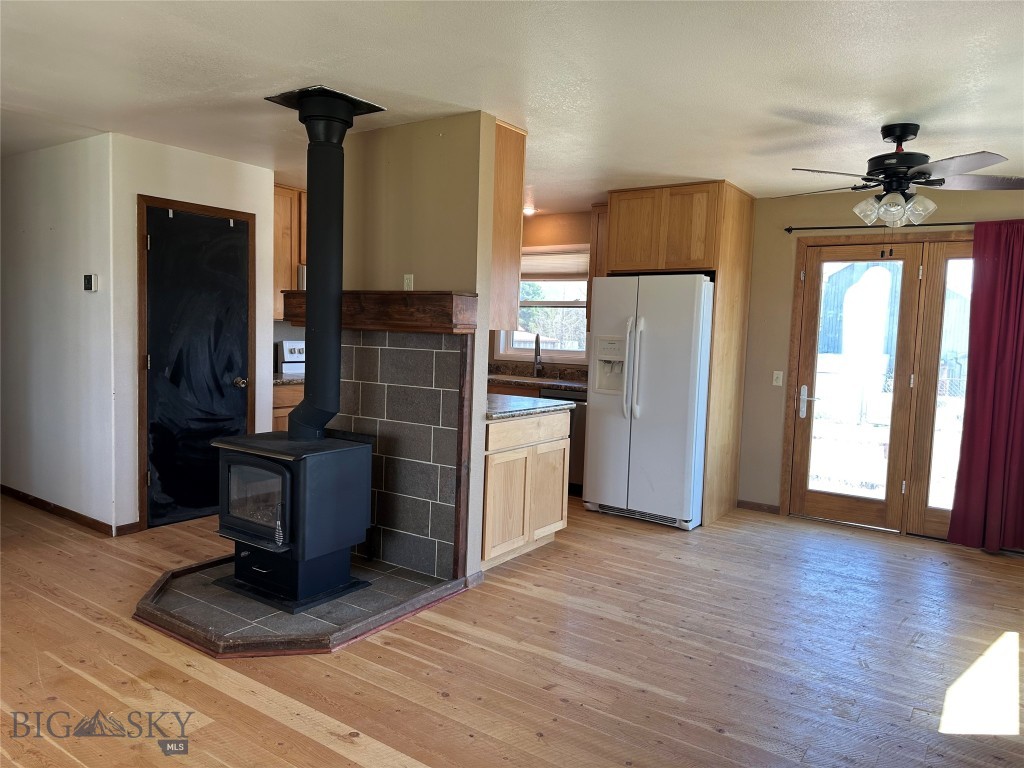 727 Mirza Way Property Photo 8