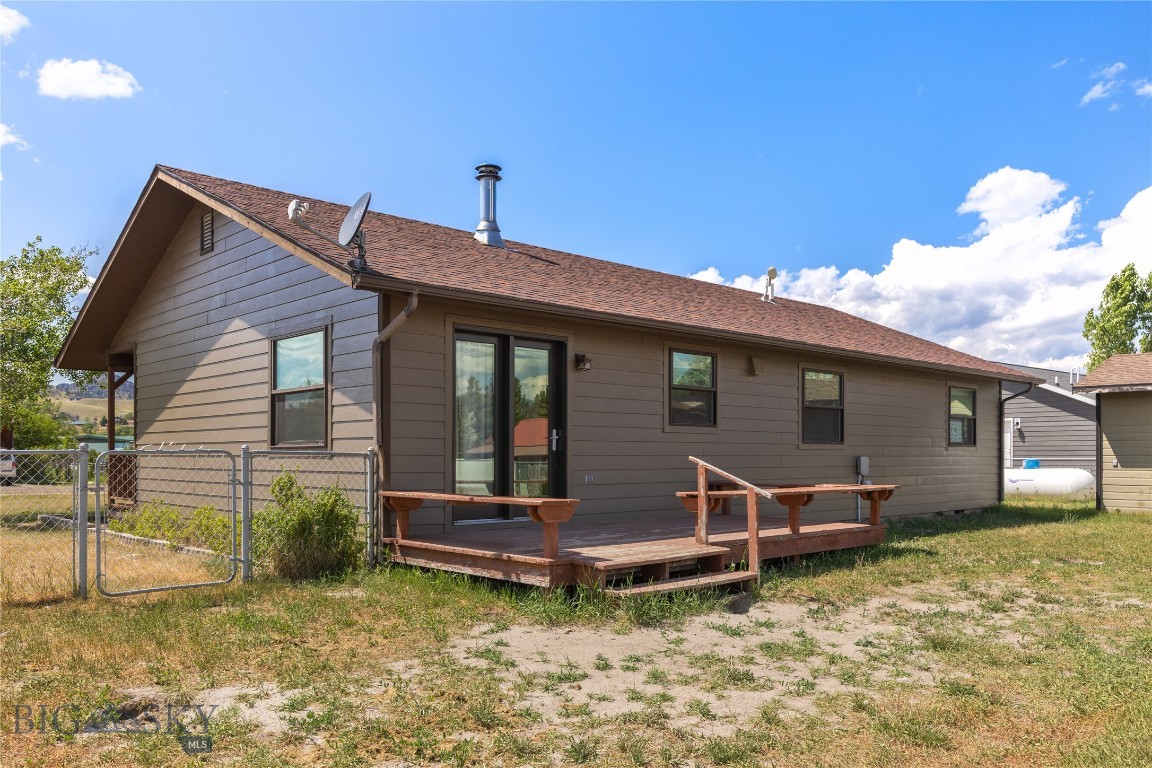 727 Mirza Way Property Photo 8