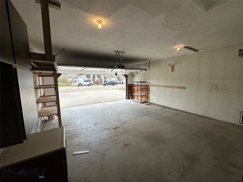 727 Mirza Way Property Photo 24