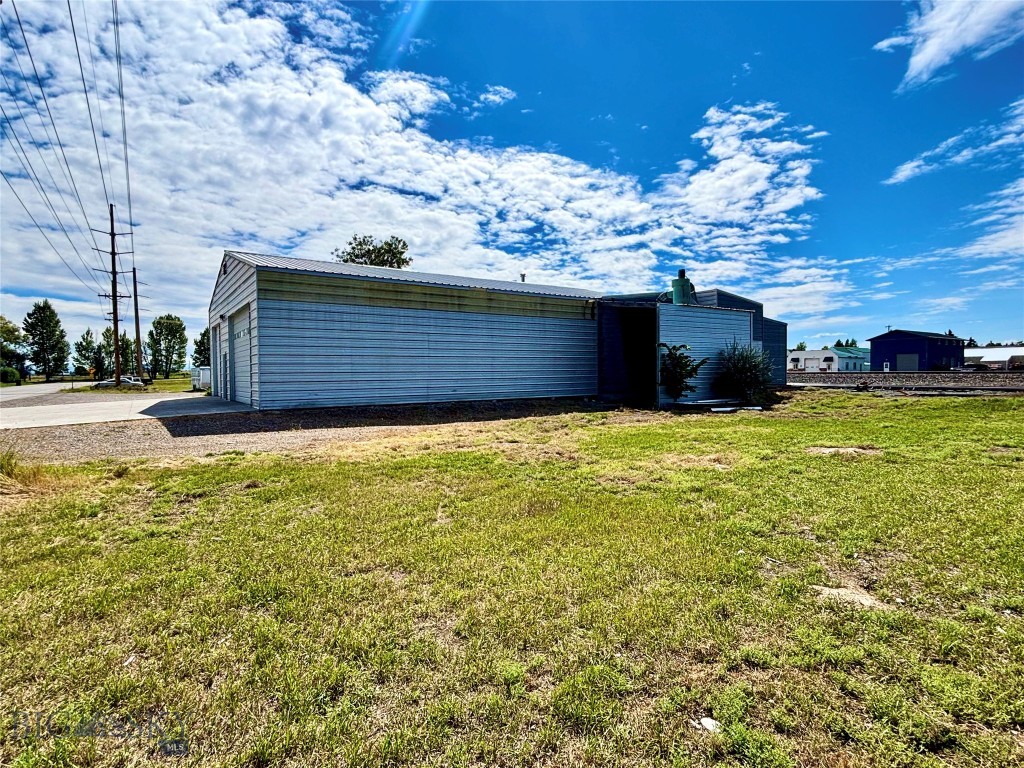 412 E Railroad Avenue N Property Photo 10