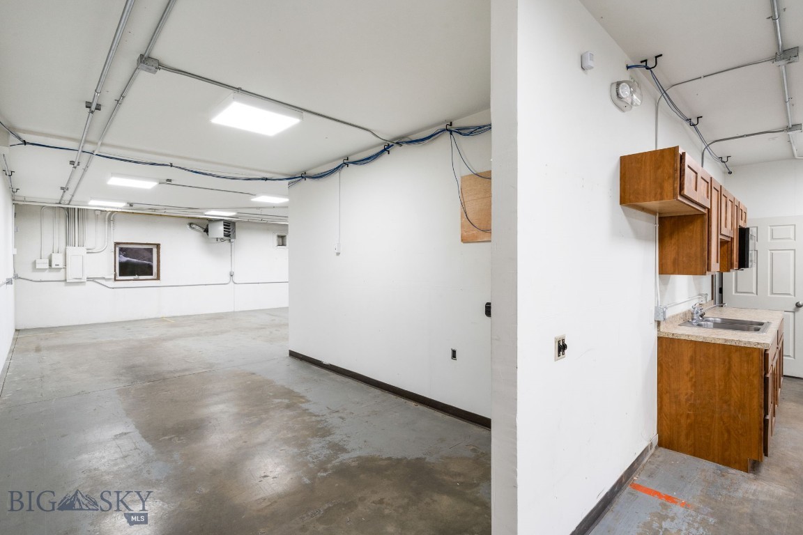 10 Innovation Lane Units E & F Property Photo 17
