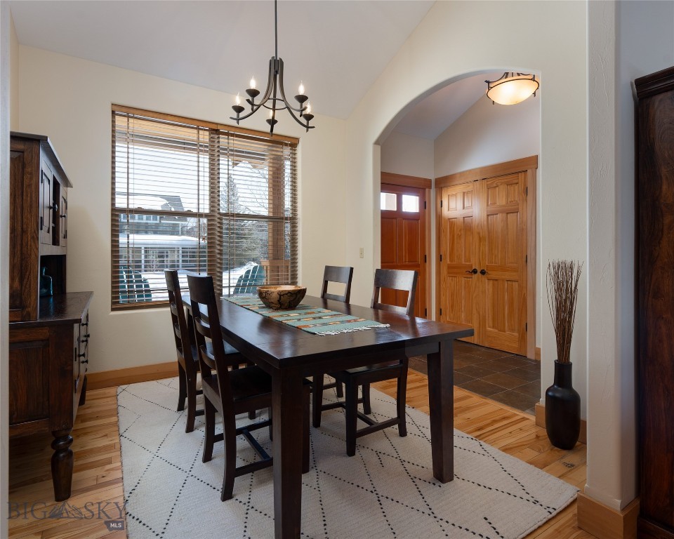 3269 Summerset Drive Property Photo 6