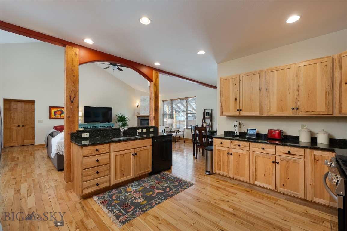 3269 Summerset Drive Property Photo 11