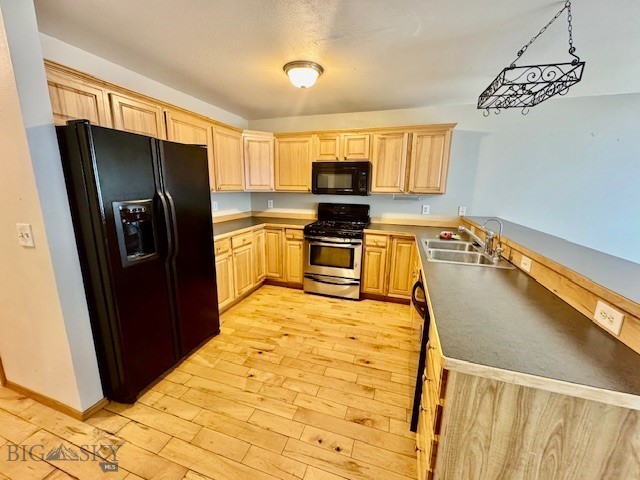82 E Magnolia Property Photo 2