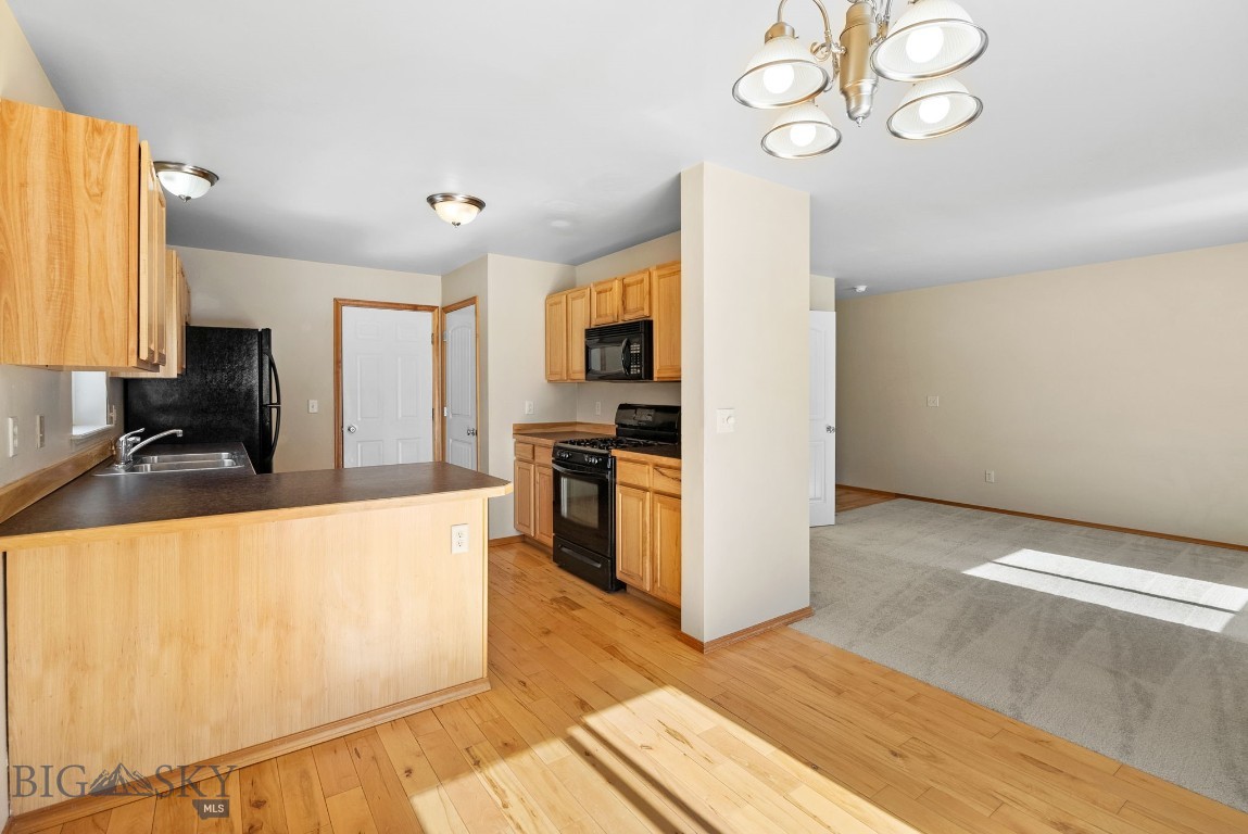 872 N River Rock Property Photo 10