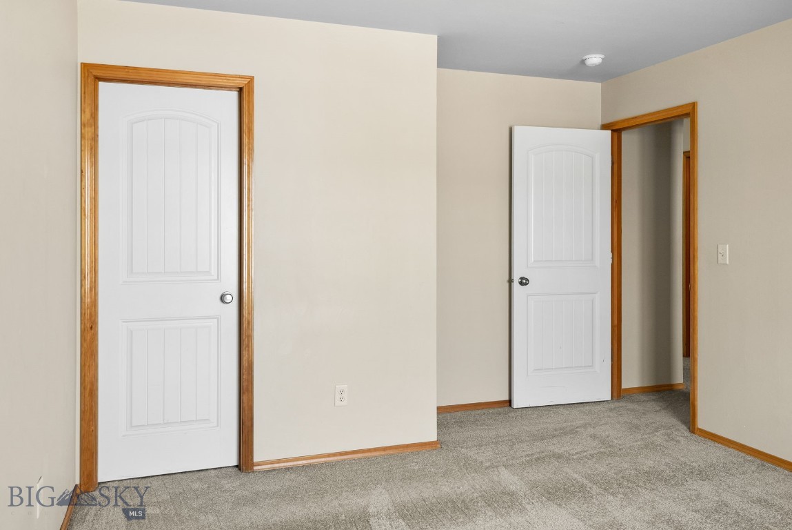 872 N River Rock Property Photo 23