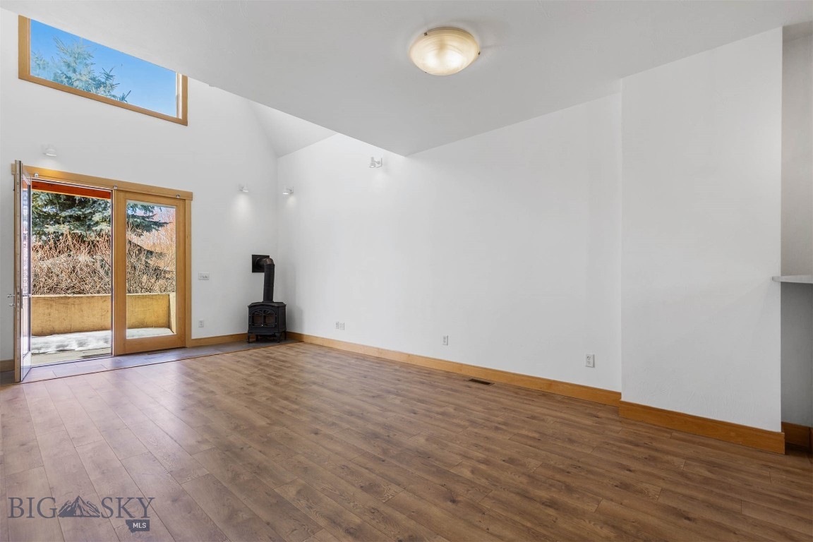 1281 Stoneridge Drive A, B, C, D Property Photo 13