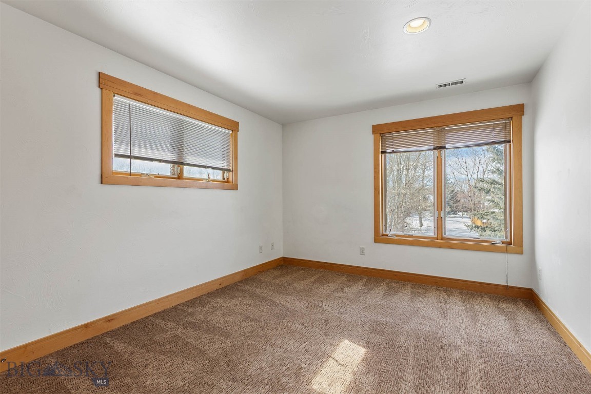 1281 Stoneridge Drive A, B, C, D Property Photo 20