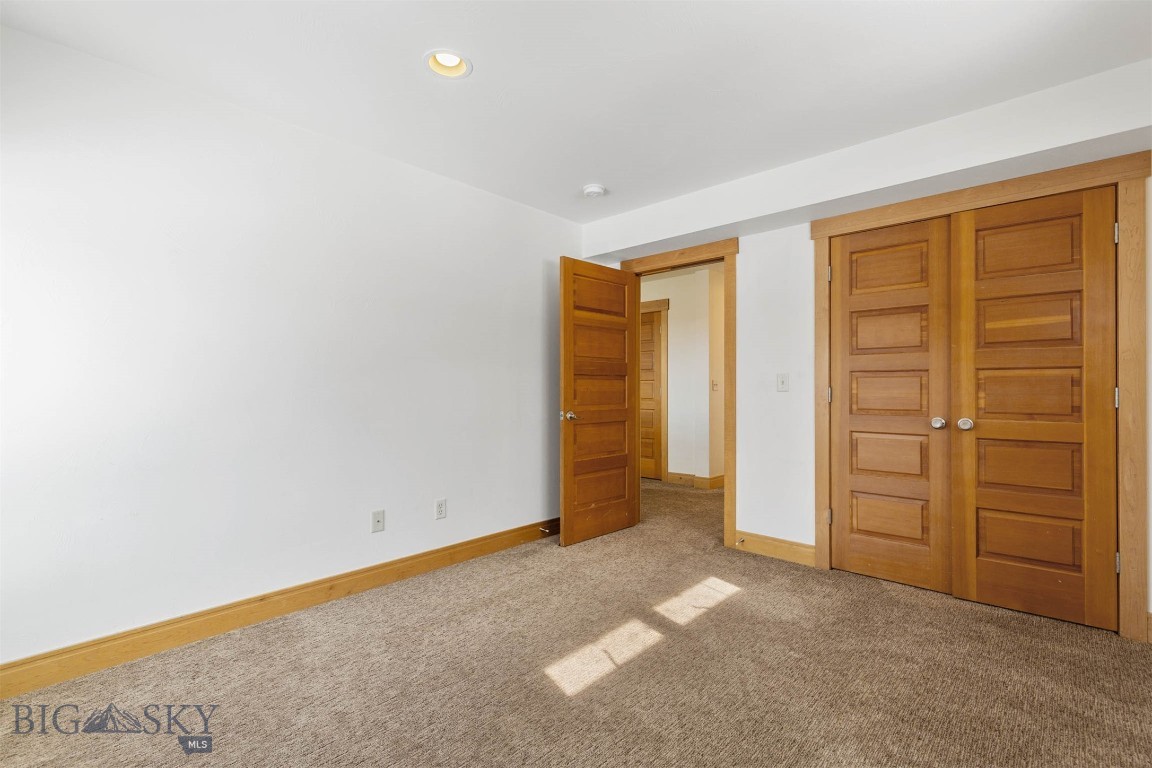 1281 Stoneridge Drive A, B, C, D Property Photo 24