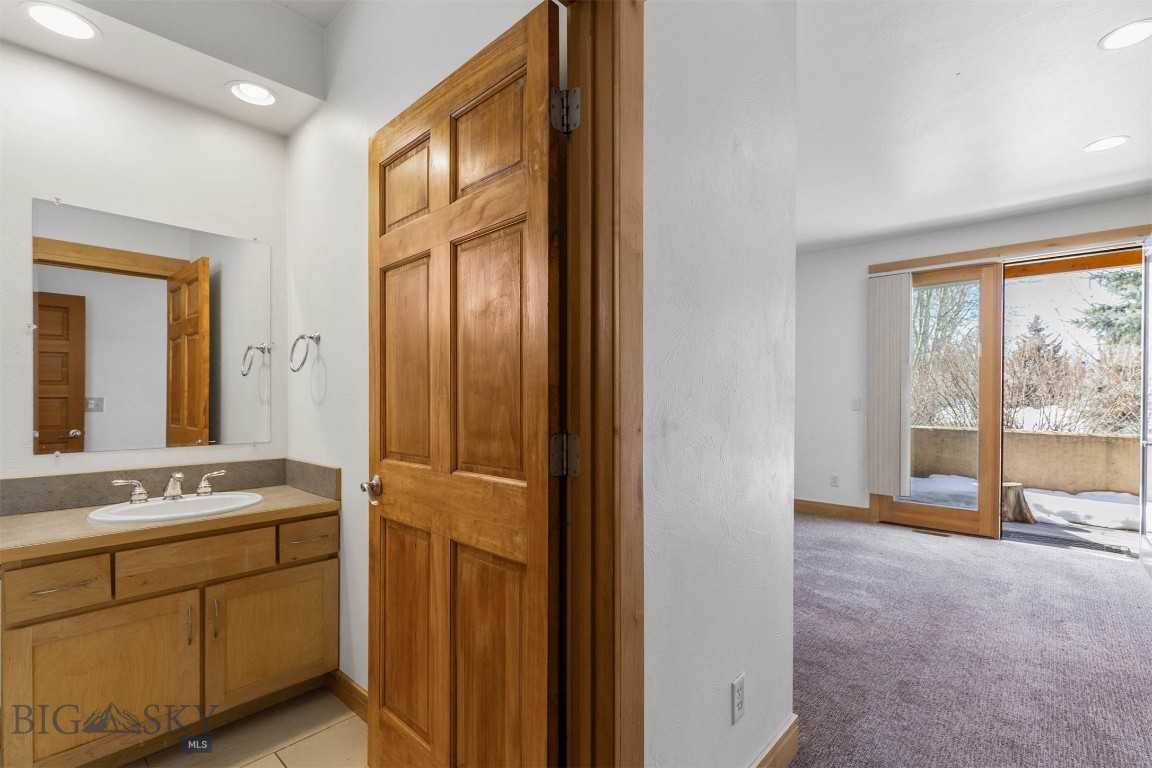 1281 Stoneridge Drive A, B, C, D Property Photo 27