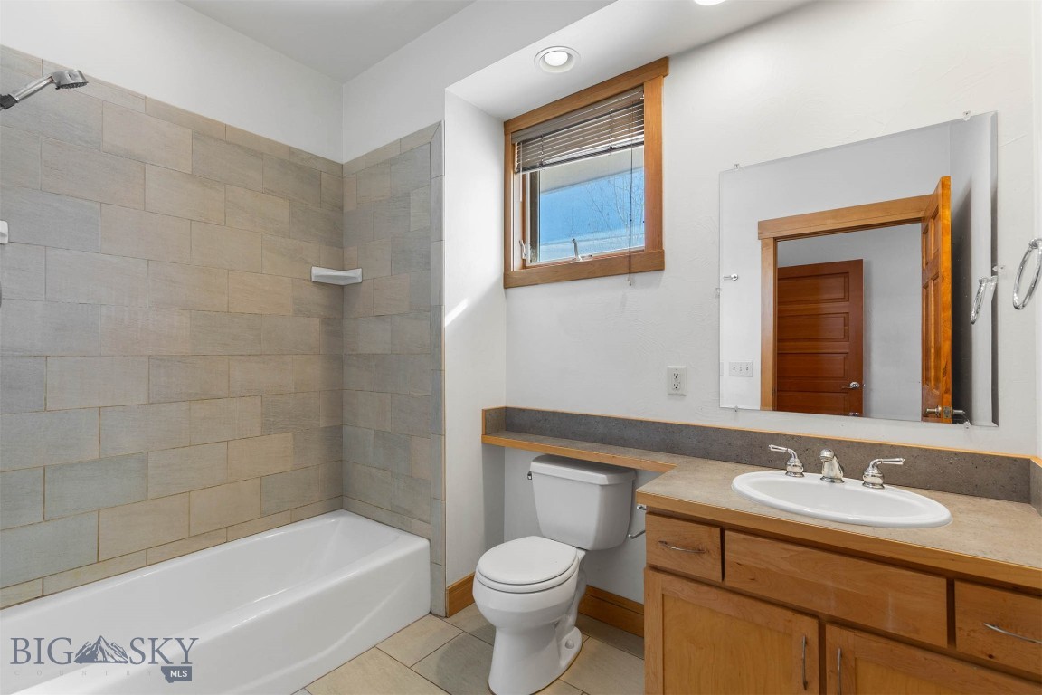 1281 Stoneridge Drive A, B, C, D Property Photo 36