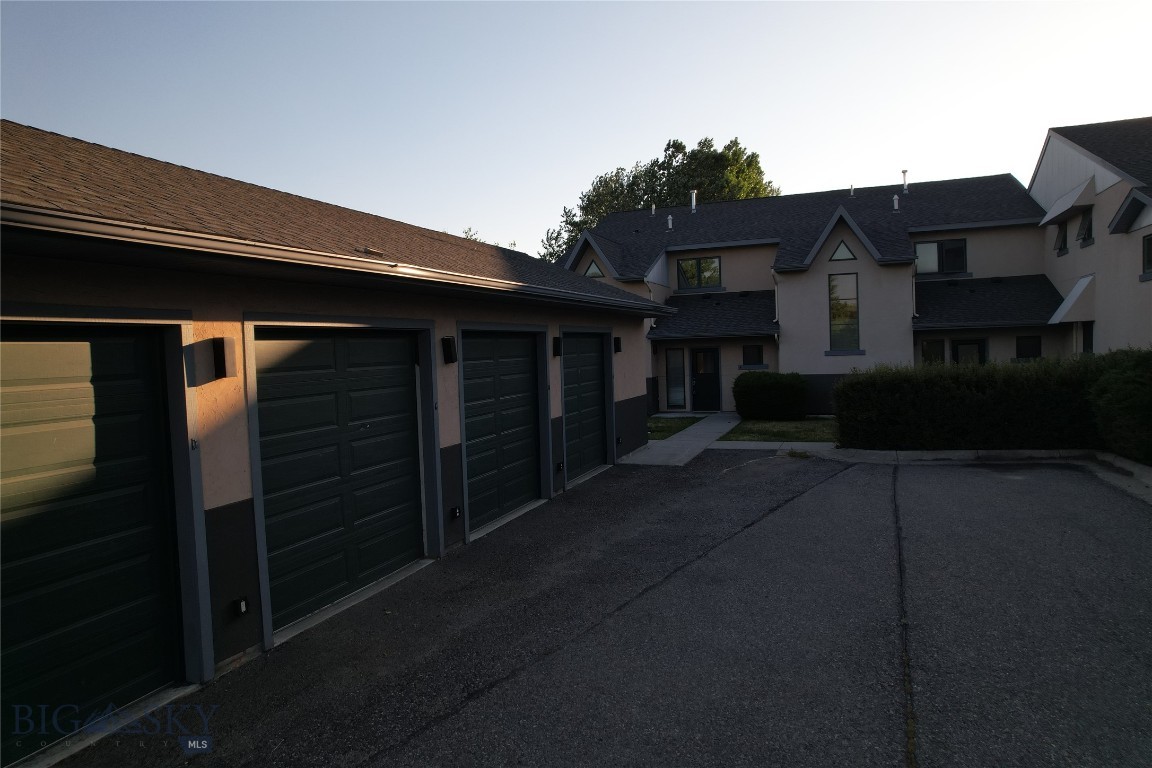 1281 Stoneridge Drive A, B, C, D Property Photo 60