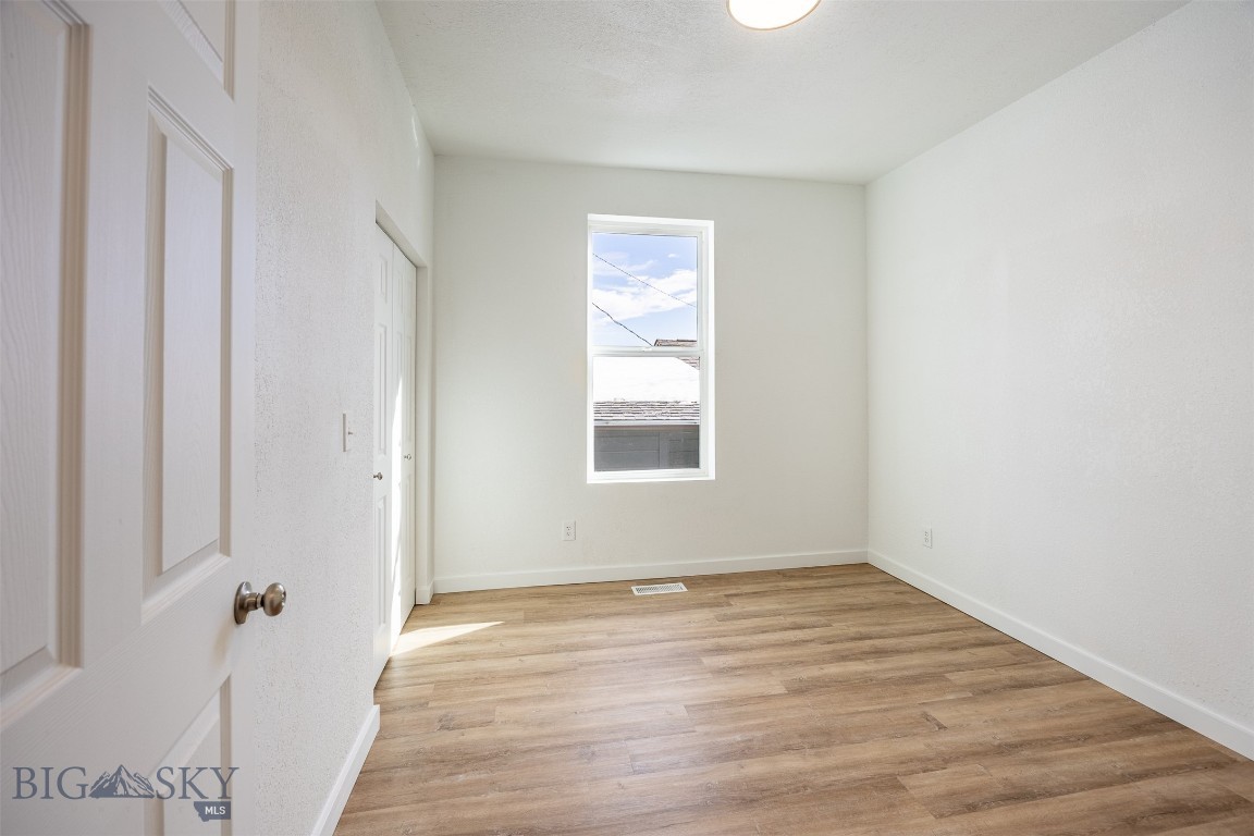 102 E 2nd Property Photo 16