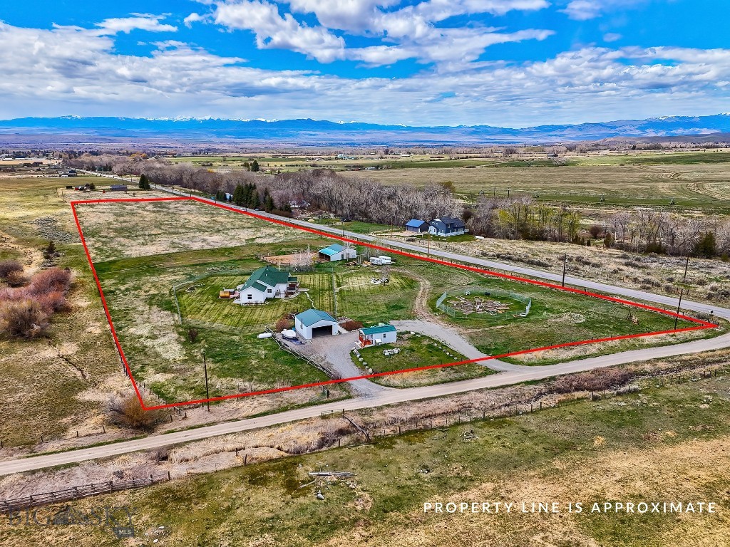 4 Elk Hills Road Property Photo 1