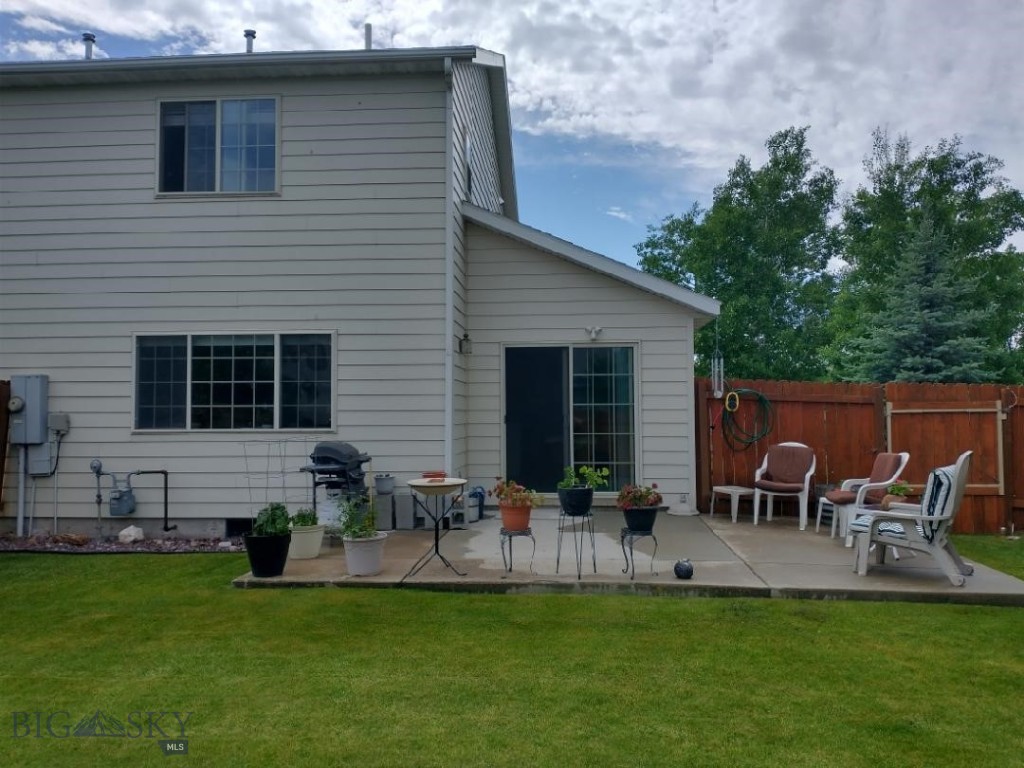 10 Pebble Brook Lane Property Photo 19