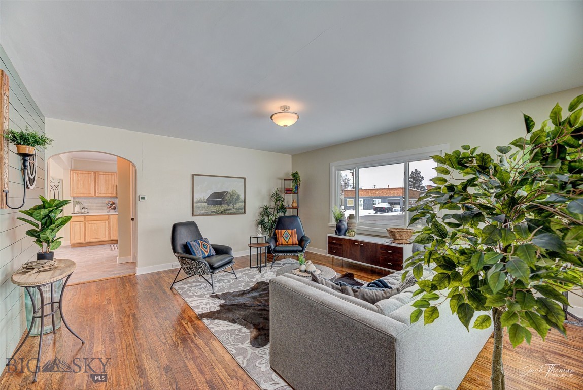 700 4th Property Photo 6