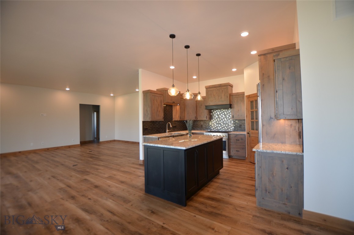 430 Ten Peaks Drive Property Photo 7