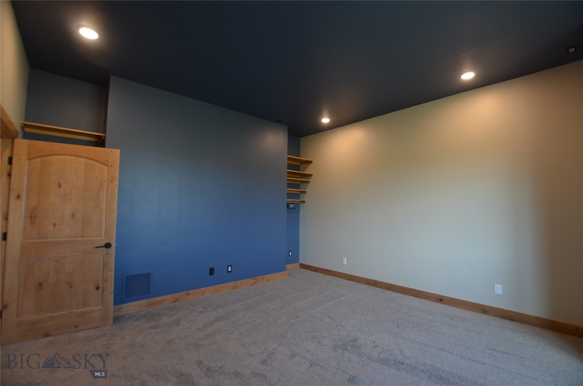 430 Ten Peaks Drive Property Photo 16