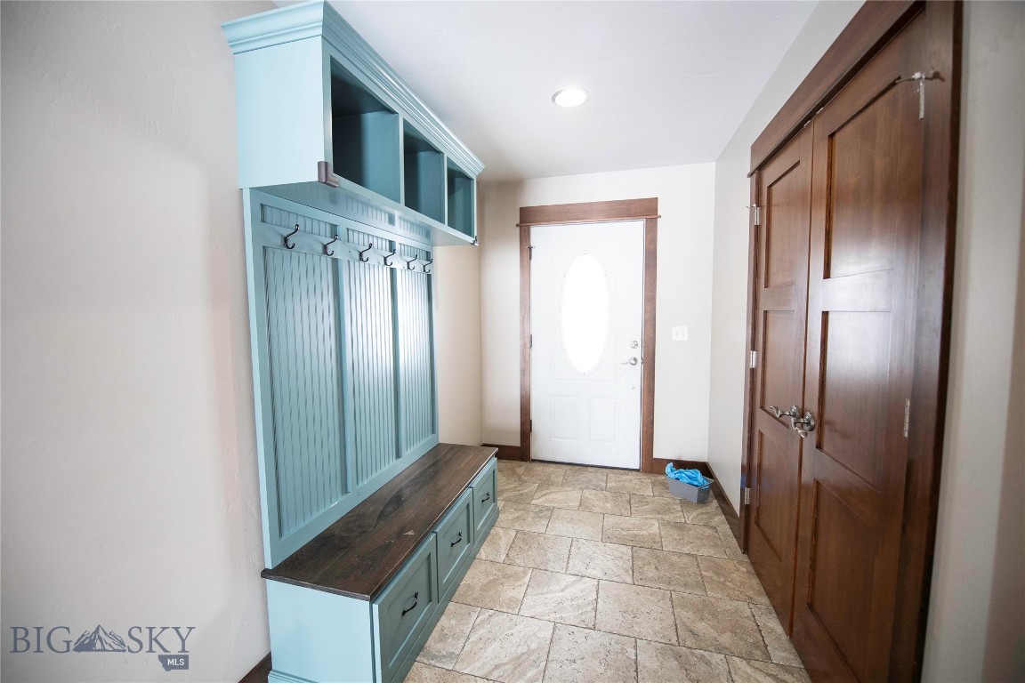 480 Prospector Trail Property Photo 3