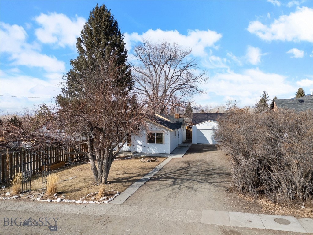 214 W Hamilton Street Property Photo 2